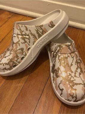 OOFOS White Beige Brown Leather Jungle Camo Clog. Lmtd Edition Slip On Women's 8